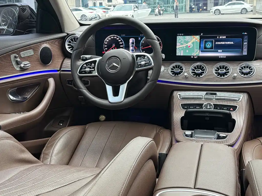 Mercedes-Benz E-Class 2019 — фото 16