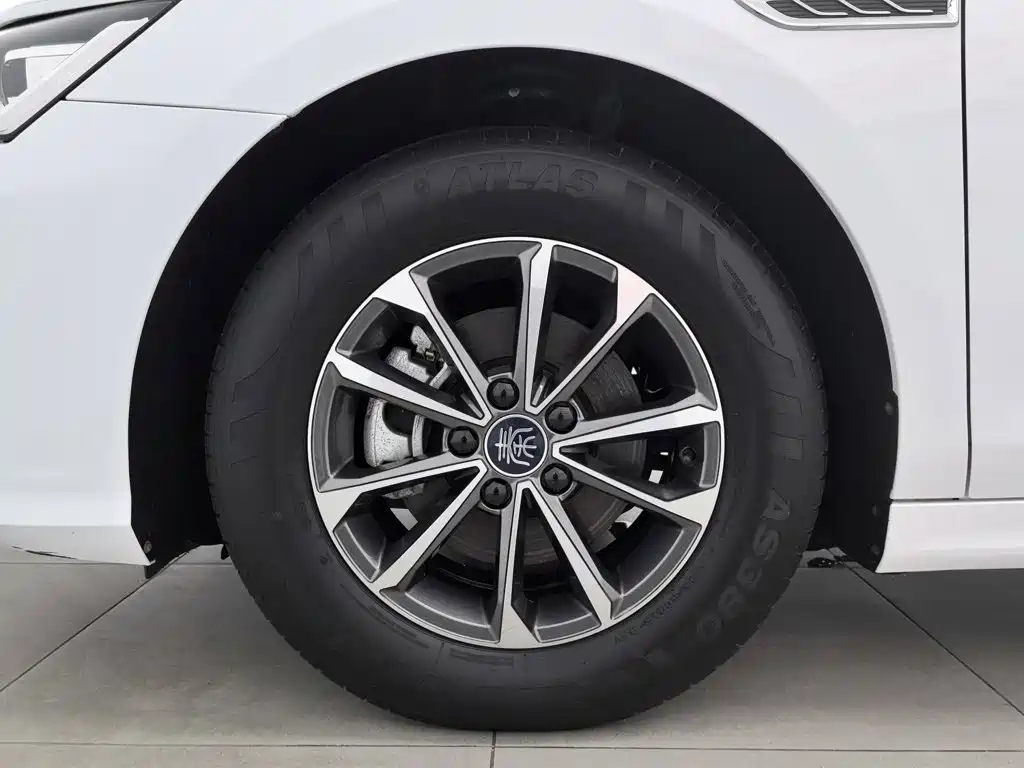 BYD Qin PLUS 2023 — фото 17