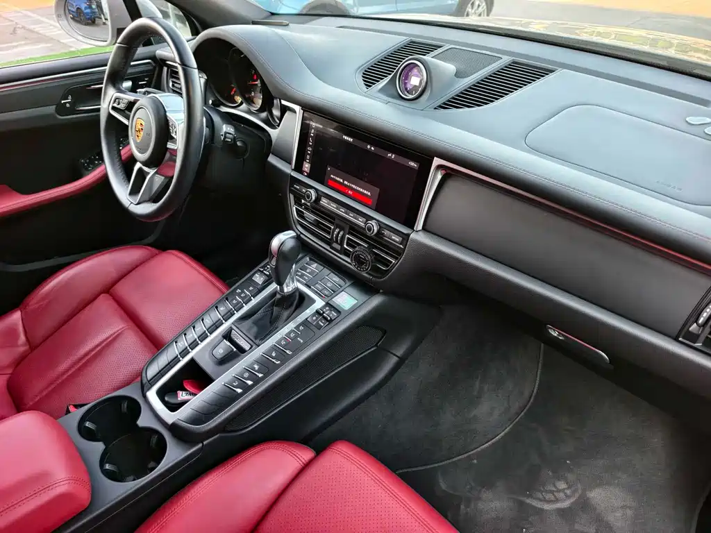 Porsche Macan 2021 — фото 15