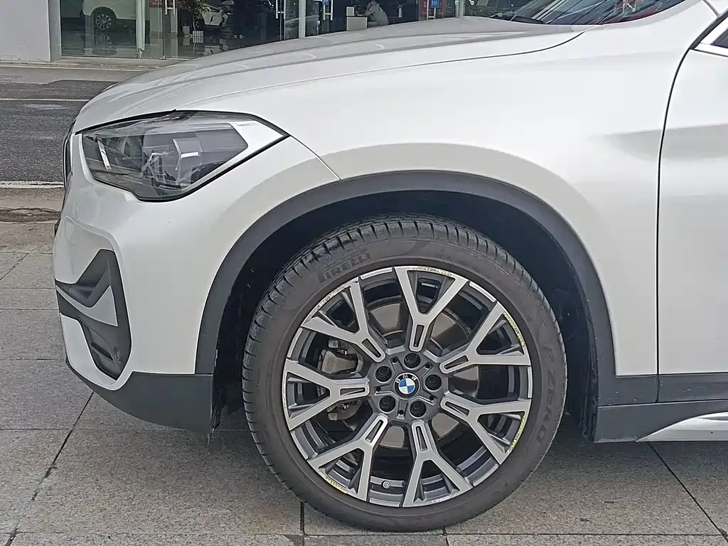 BMW X1 2021 — фото 4