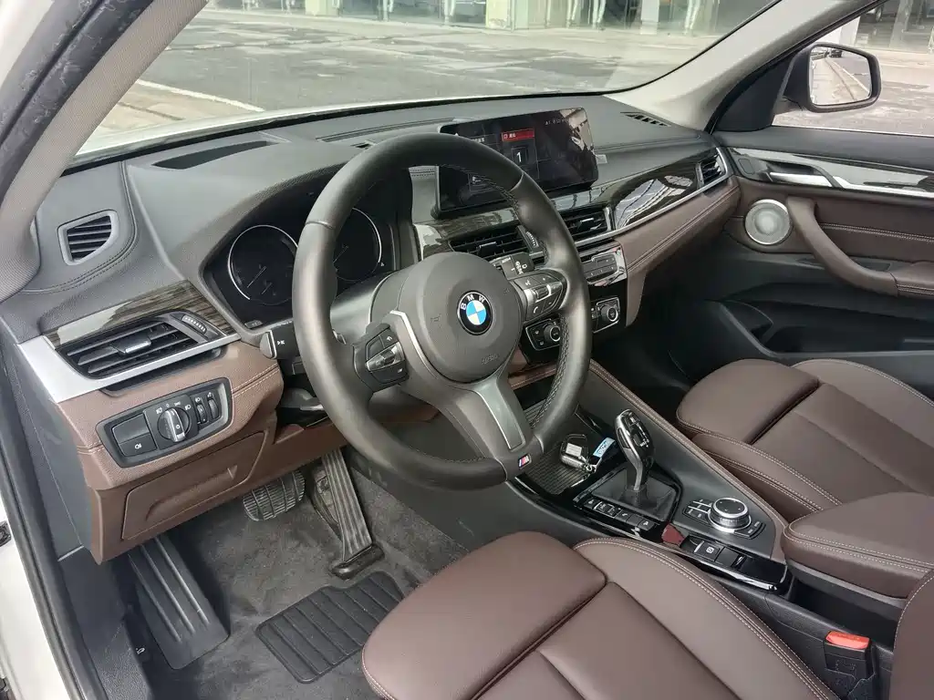 BMW X1 2021 — фото 12