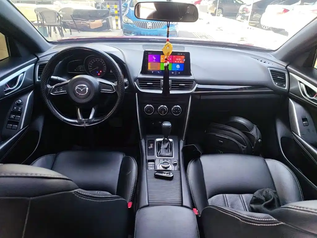 Mazda CX-4 2018 — фото 10
