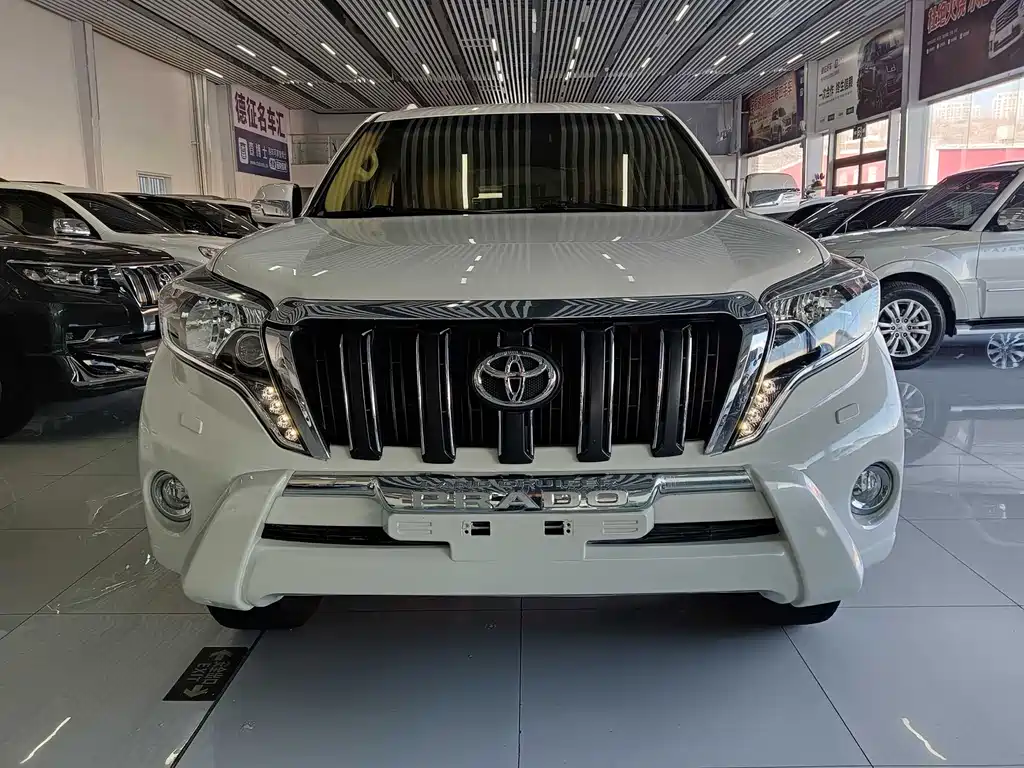Toyota Prado 2015 — фото 2