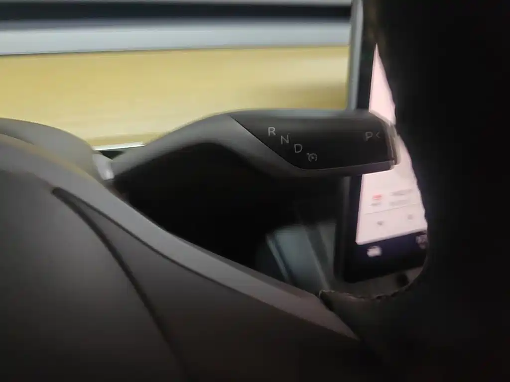 Tesla Model Y 2023 — фото 14