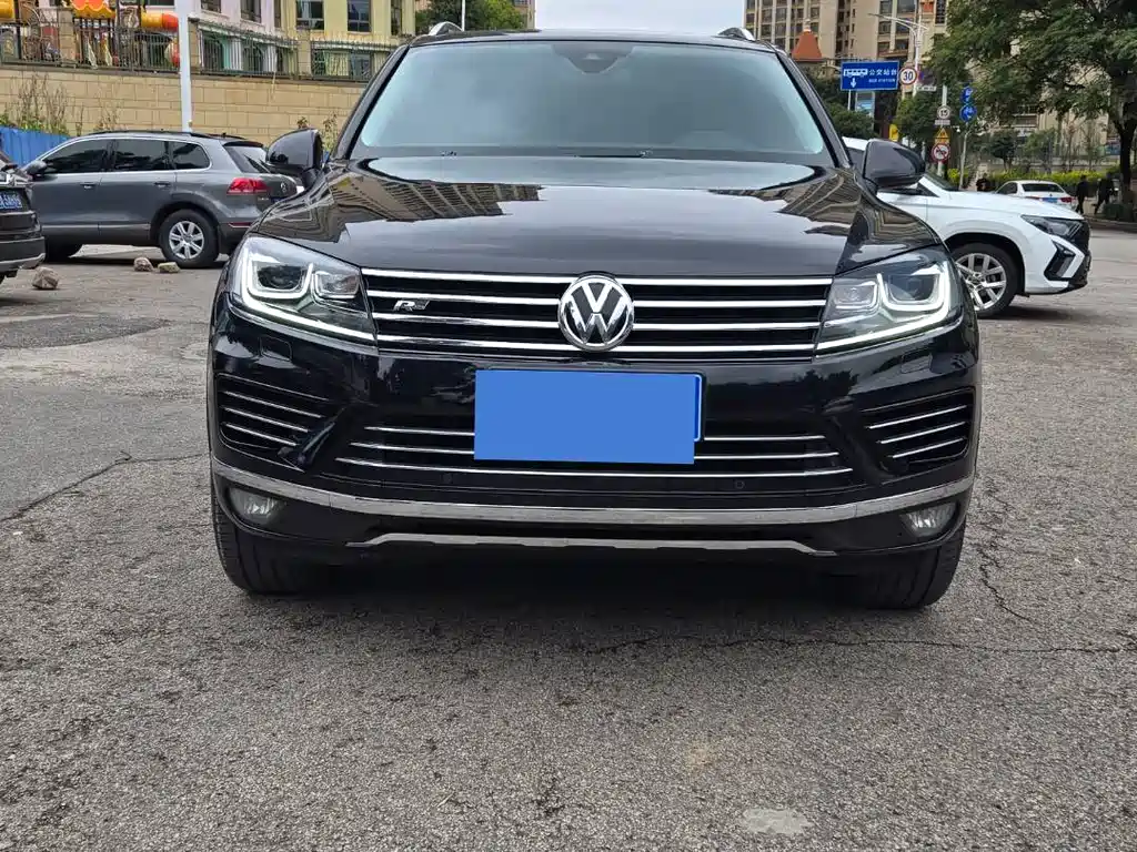 Volkswagen Touareg 2016 — фото 1