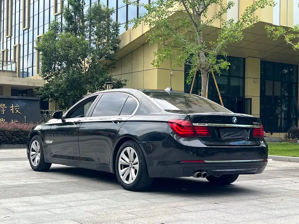 BMW 7 Series 2013 — фото 6