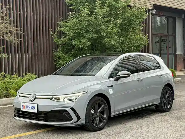 Volkswagen Golf 2023