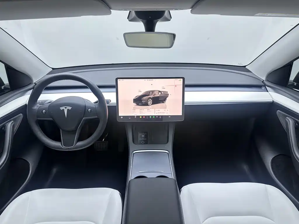Tesla Model Y 2022 — фото 14