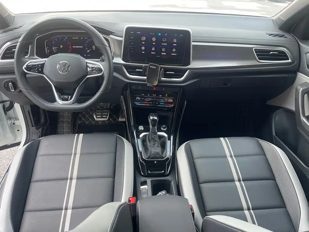 Volkswagen T-Roc 2023 — фото 10