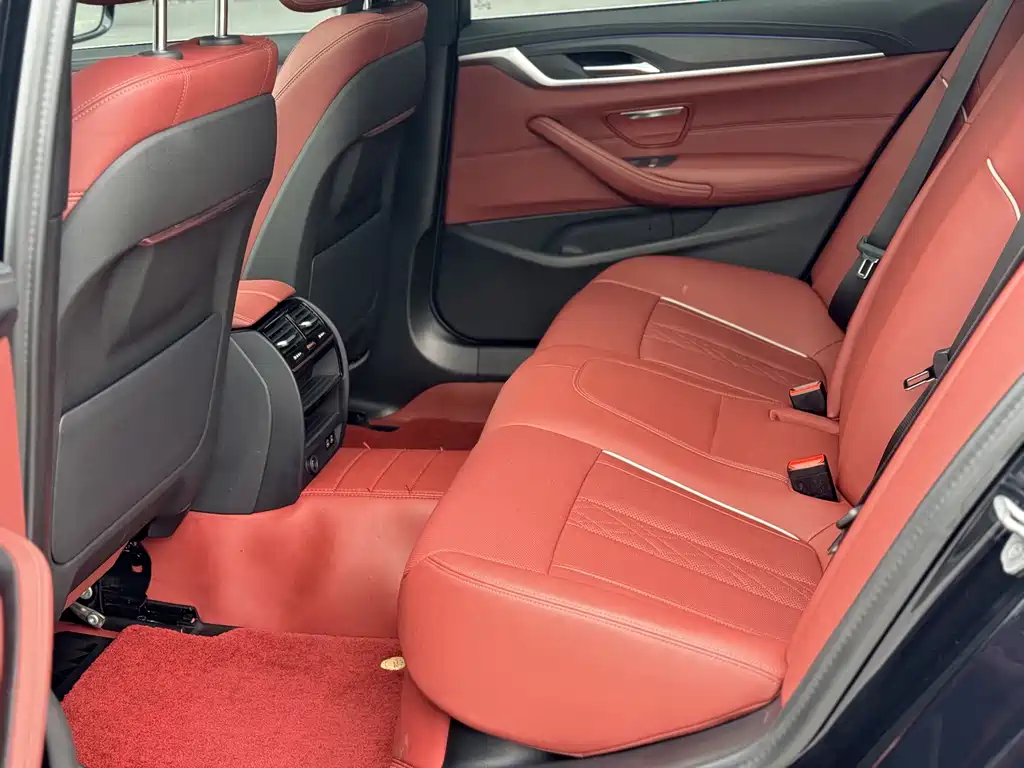 BMW 5 Series 2023 — фото 14