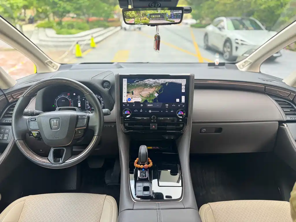 Toyota Vellfire 2023 — фото 7