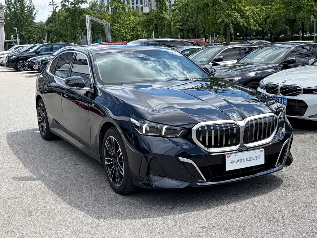 BMW 5 Series 2025