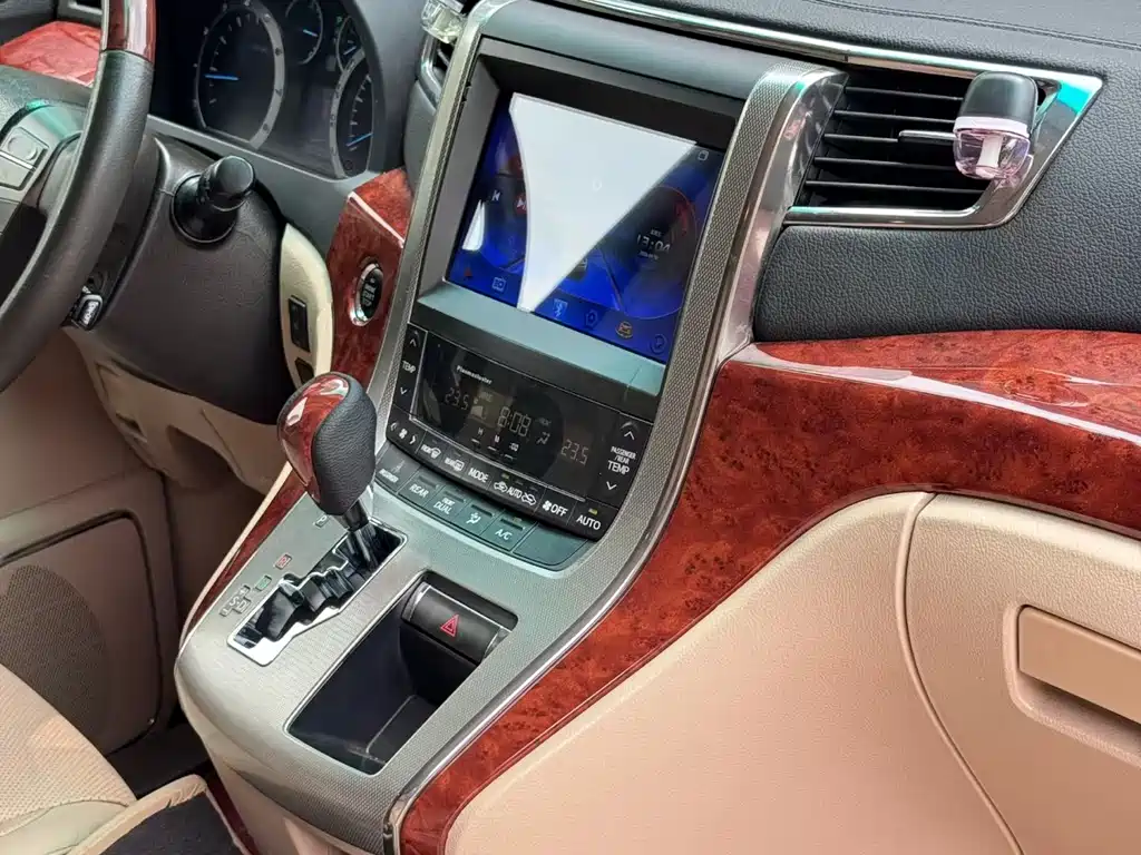 Toyota Alphard 2011 — фото 9