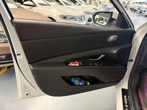 Hyundai Elantra 2021