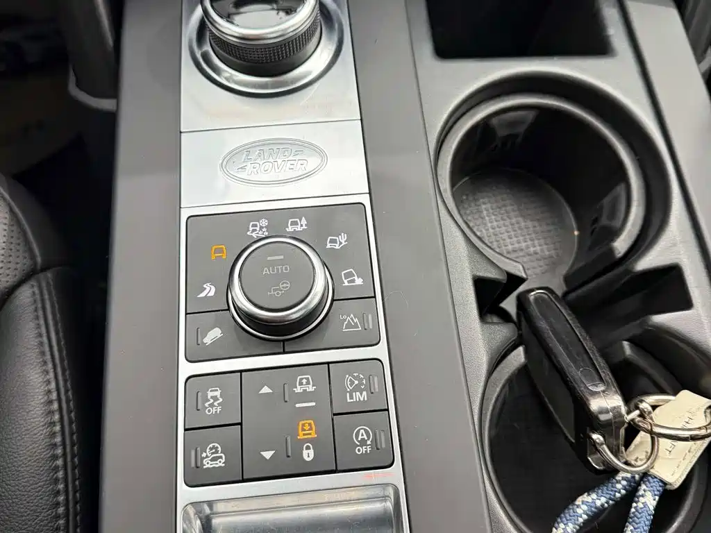 Land Rover Discovery 2020 — фото 18
