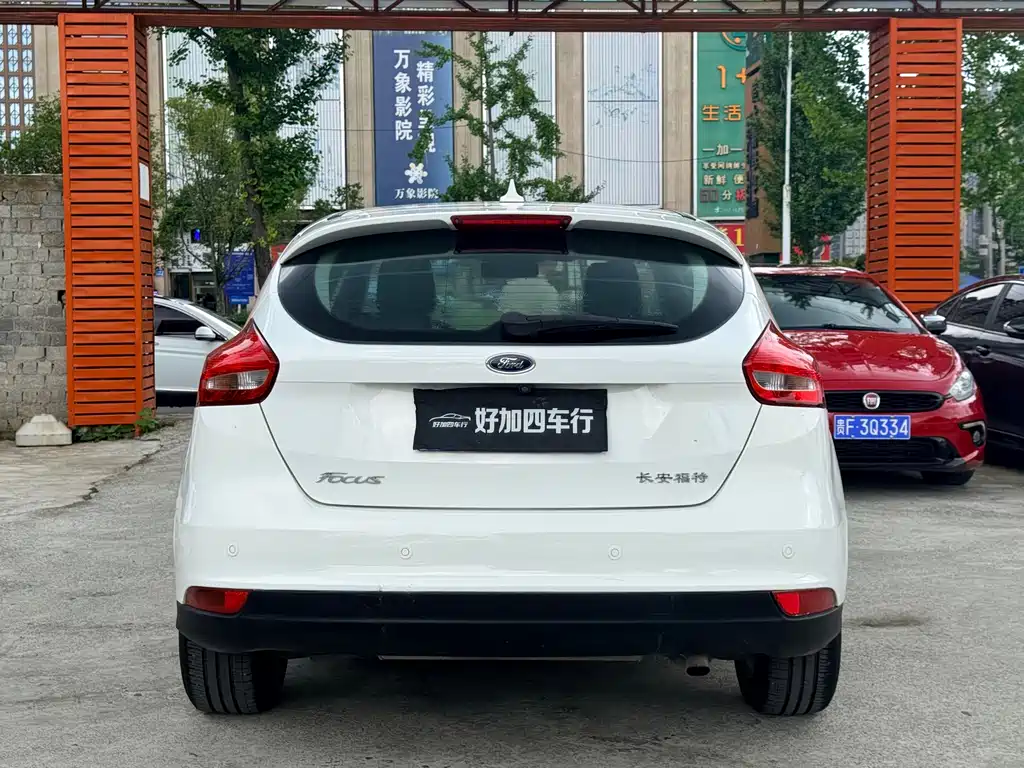 Ford Focus 2017 — фото 10