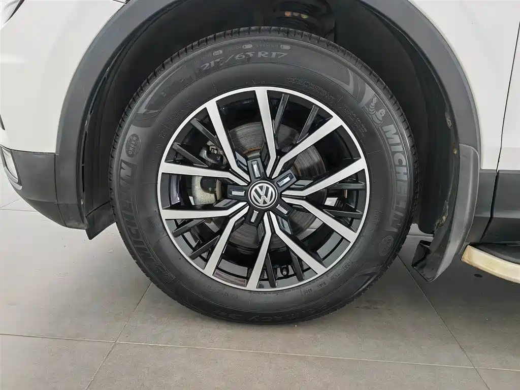 Volkswagen Tiguan L 2018 — фото 17