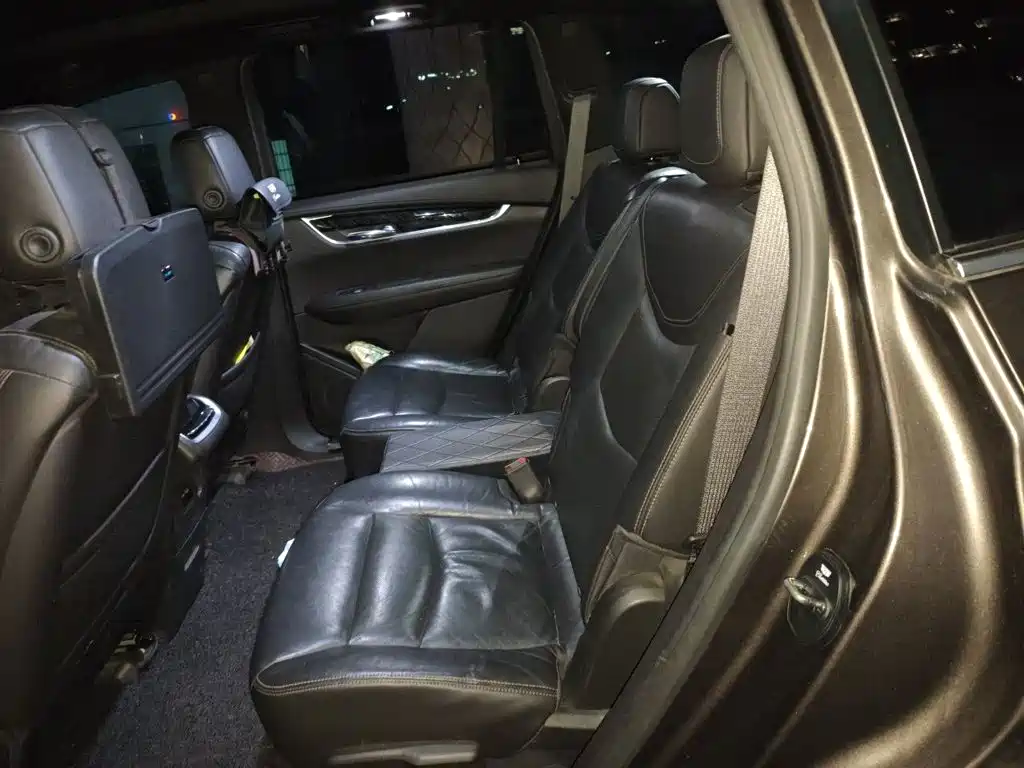 Cadillac XT6 2020 — фото 15