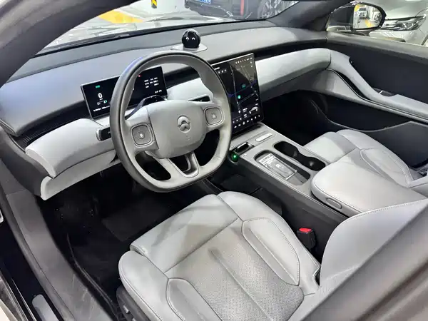 NIO ET5 2025