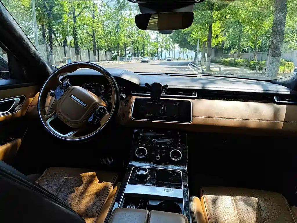 Land Rover Range Rover Velar 2017 — фото 5