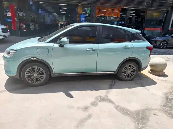 Neta V 2022