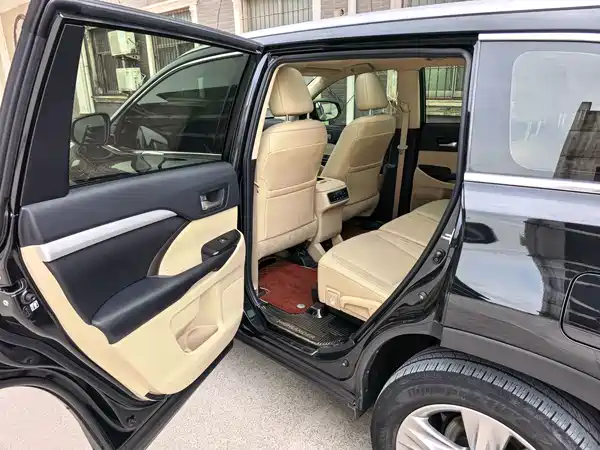Toyota Highlander 2021