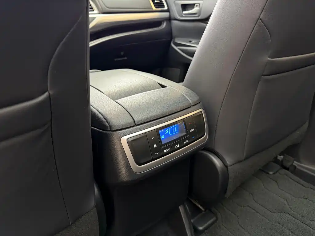 Toyota Highlander 2017 — фото 12