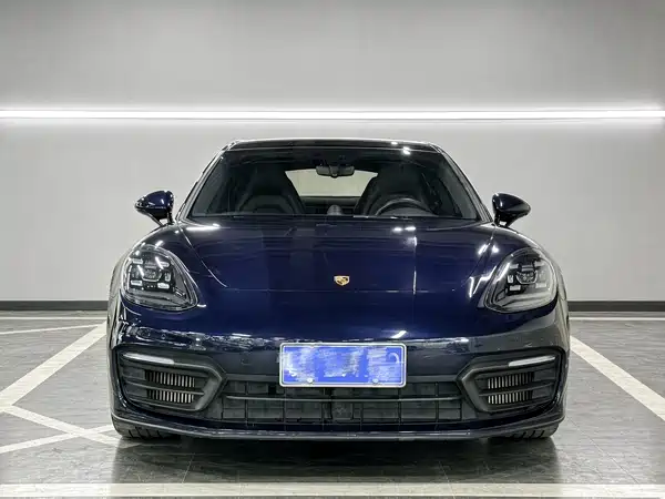 Porsche Panamera 2023