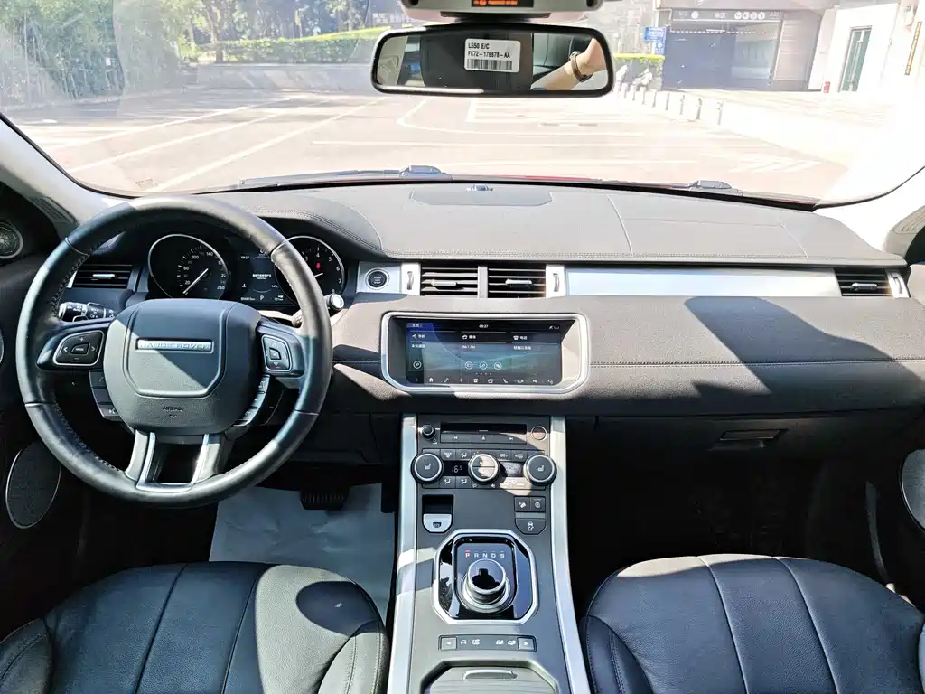 Land Rover Evoque 2019 — фото 7