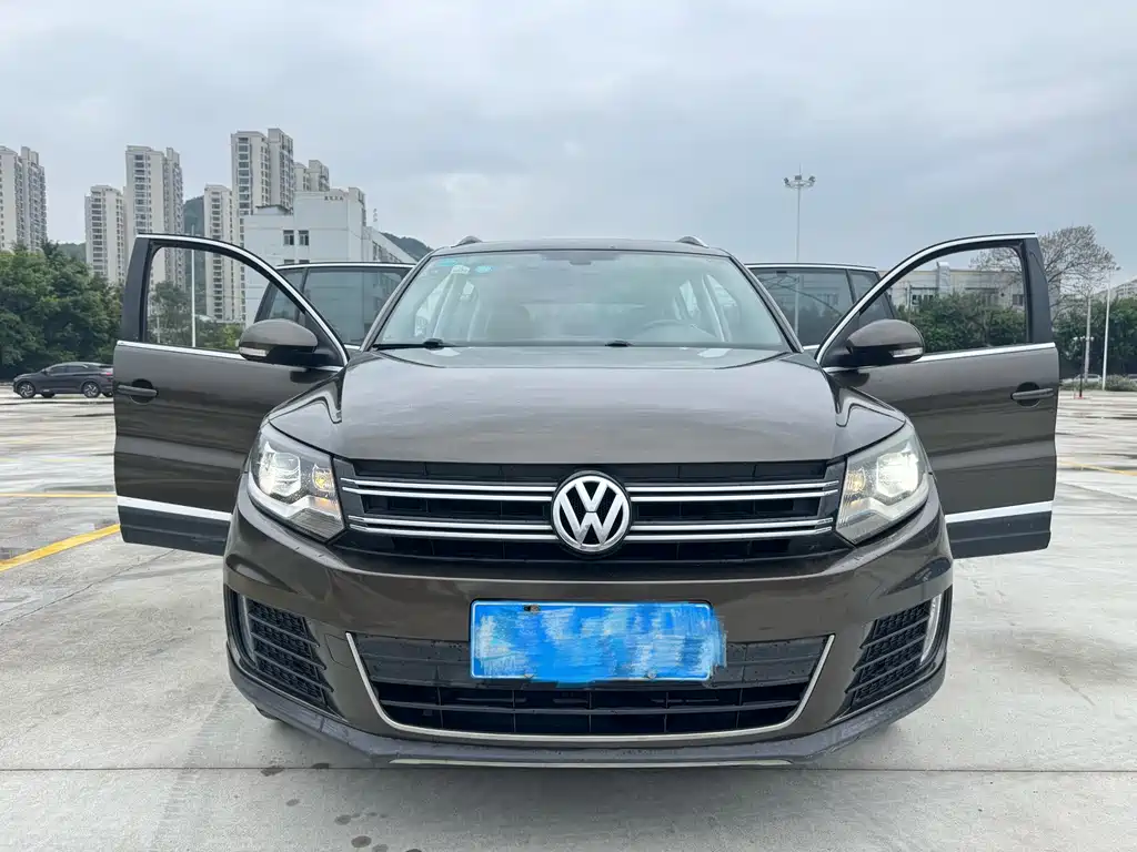 Volkswagen Tiguan 2016 — фото 1