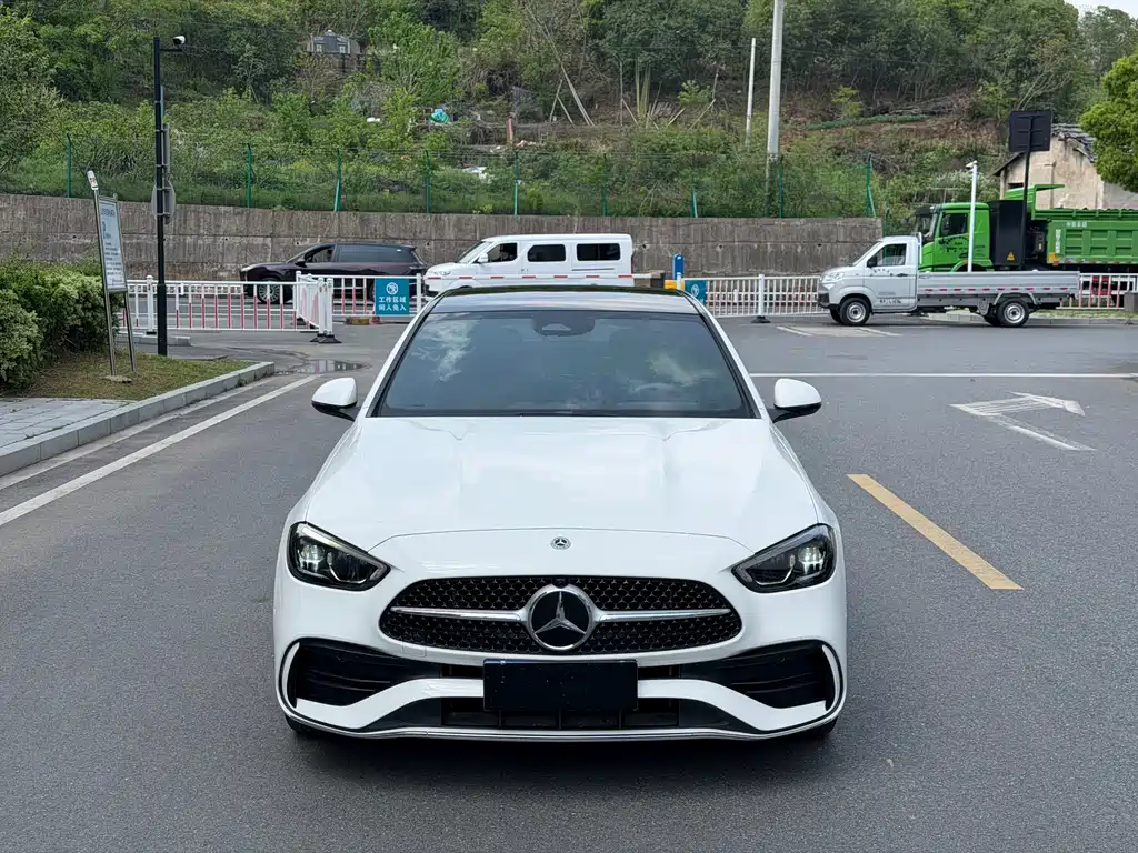 Mercedes-Benz C-Class 2023 — фото 2