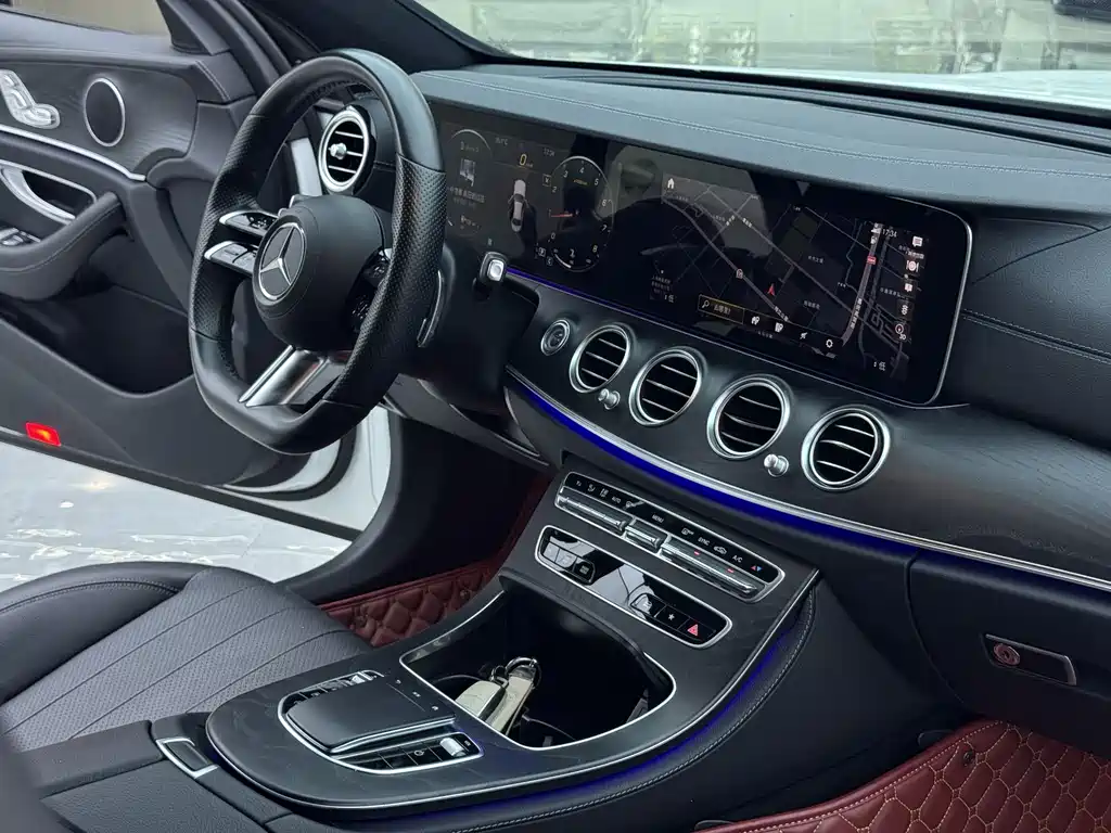 Mercedes-Benz E-Class 2023 — фото 25