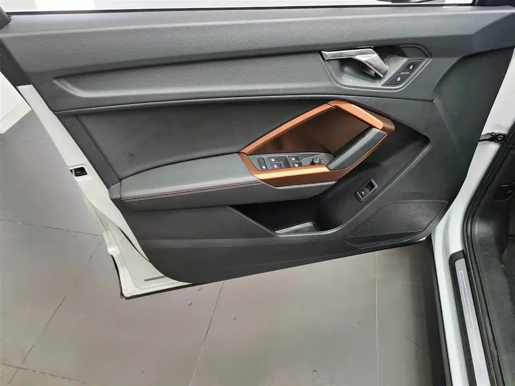 Audi Q3 2020 — фото 18