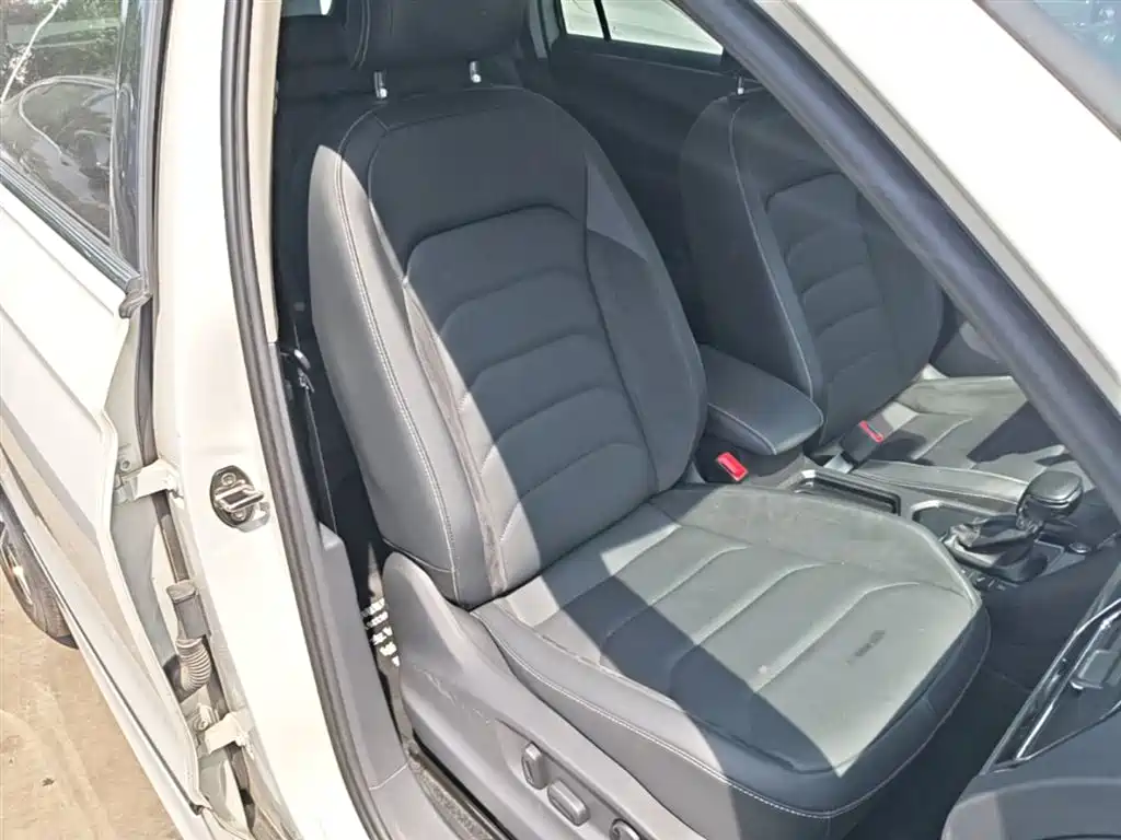 Volkswagen Tiguan L 2021 — фото 25
