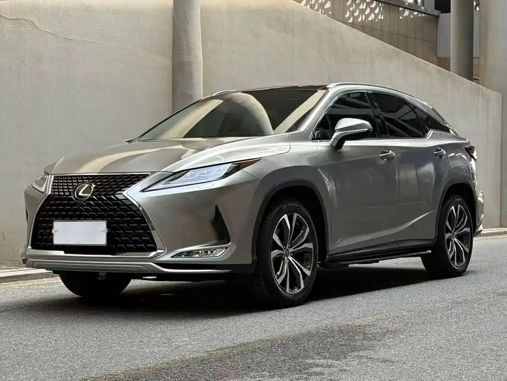 Lexus RX 2021 — фото 1