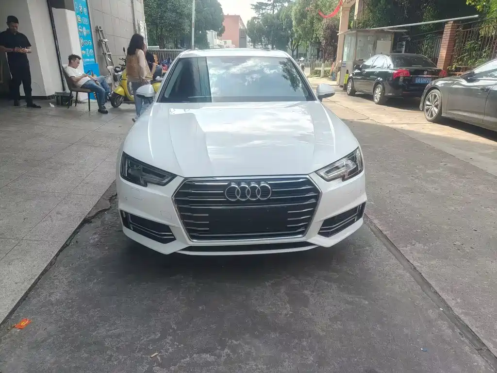 Audi A4L 2019