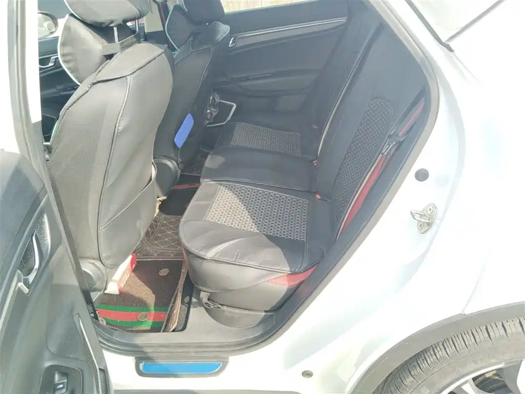 Geely Emgrand GS 2020 — фото 15