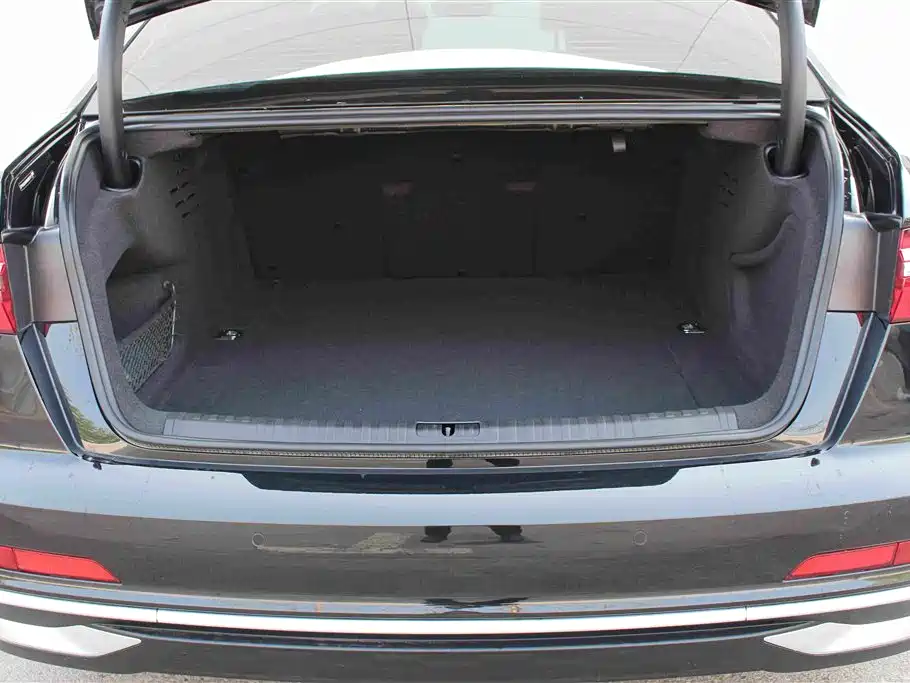Audi A6L 2023 — фото 12