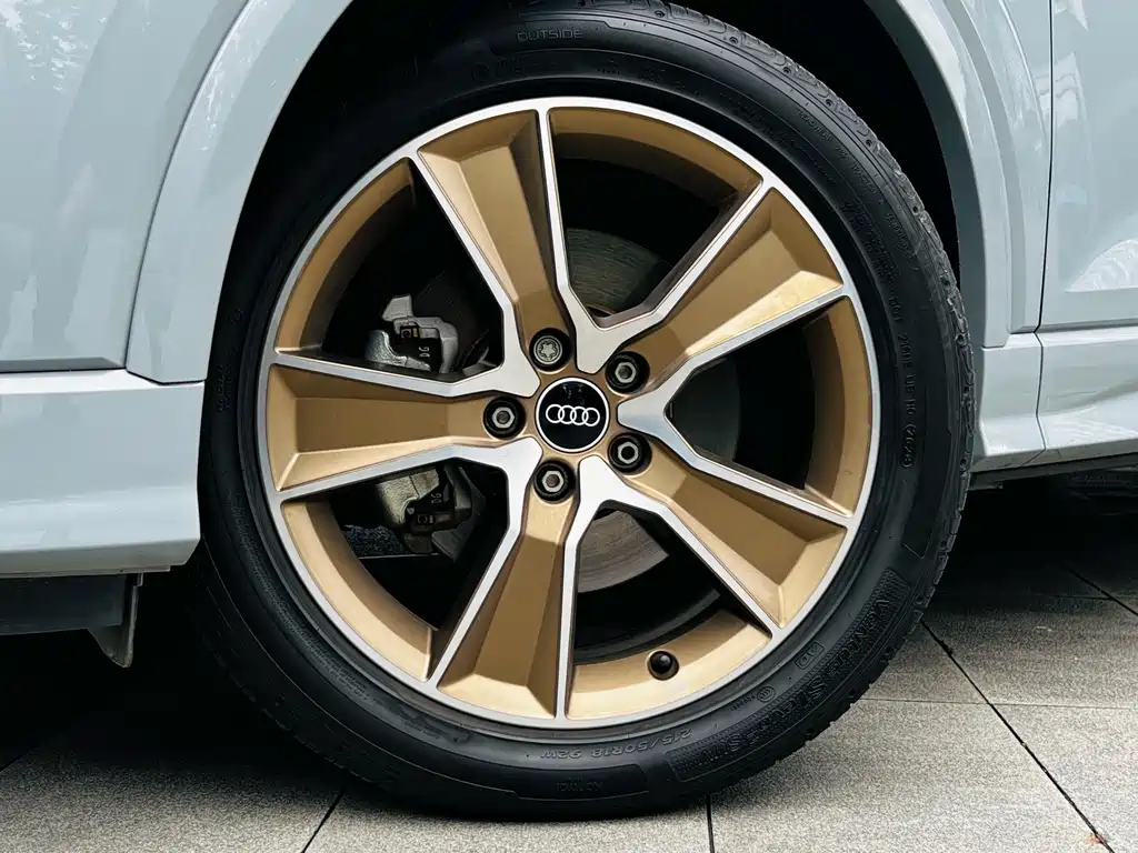 Audi Q2L 2023 — фото 14
