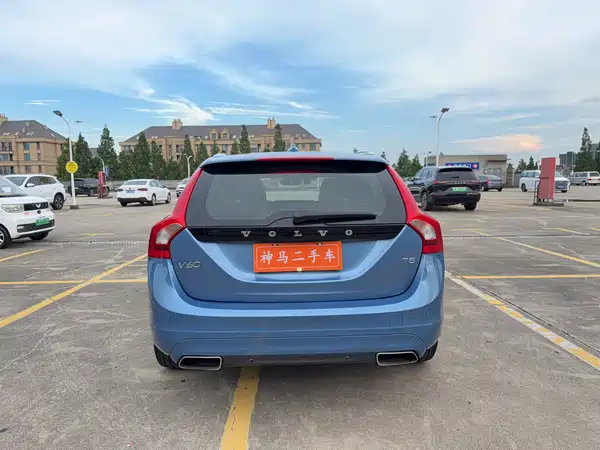 Volvo V60 2015