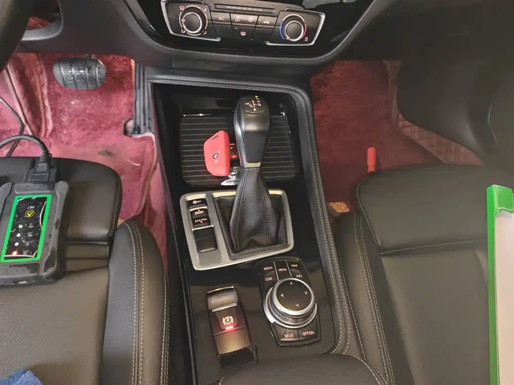 BMW 1 Series 2019 — фото 10