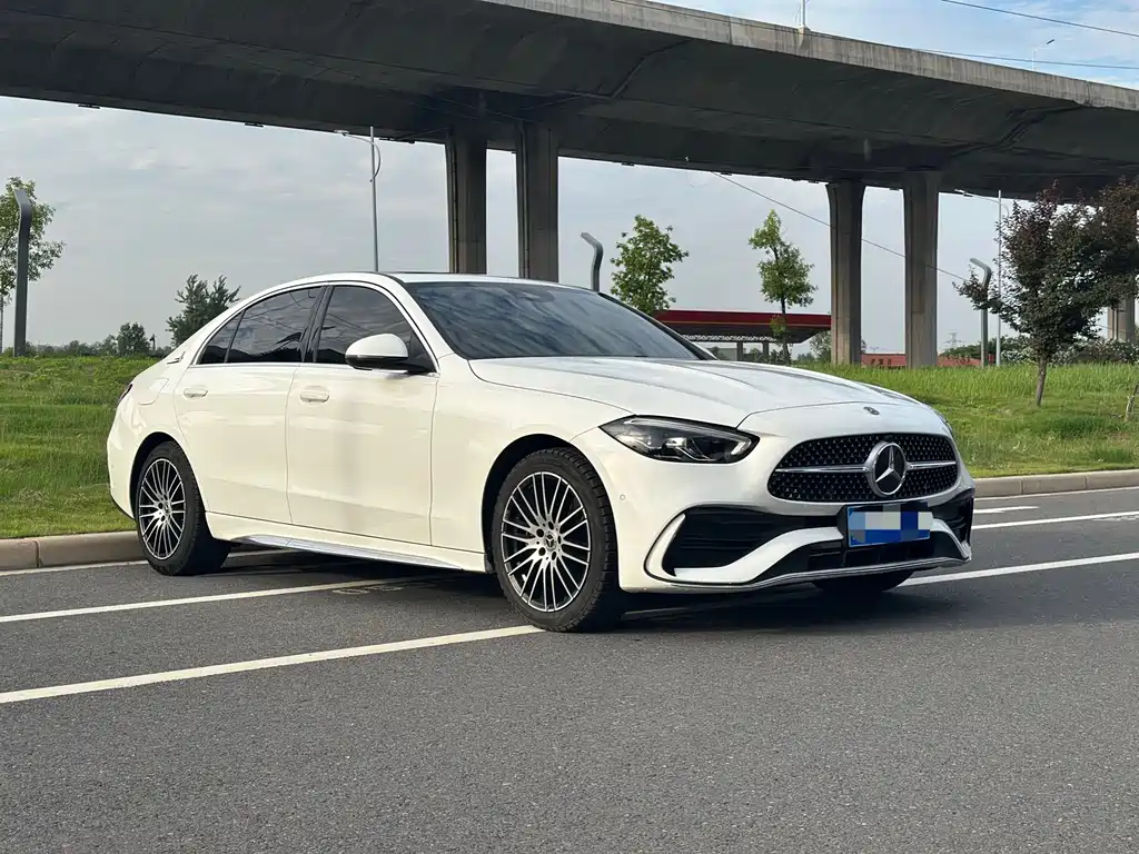 Mercedes-Benz C-Class 2023 — фото 3