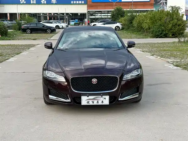 Jaguar XFL 2019