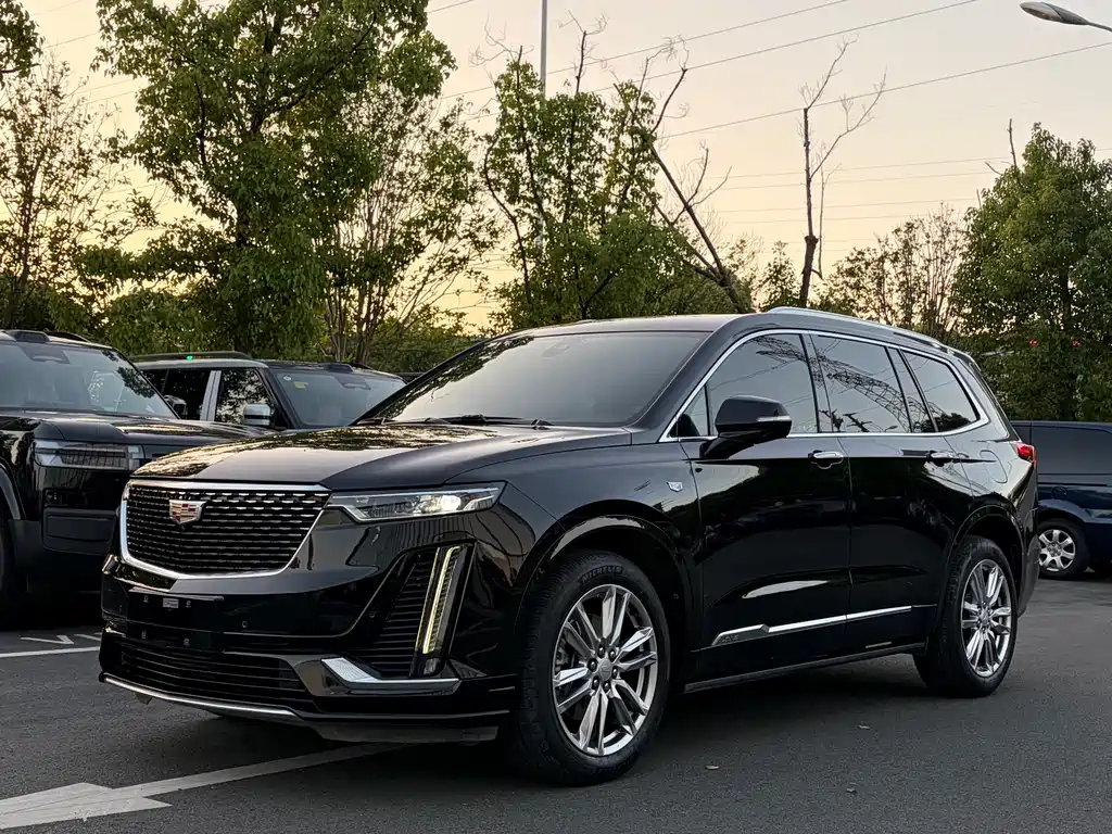 Cadillac XT6 2021 — фото 1