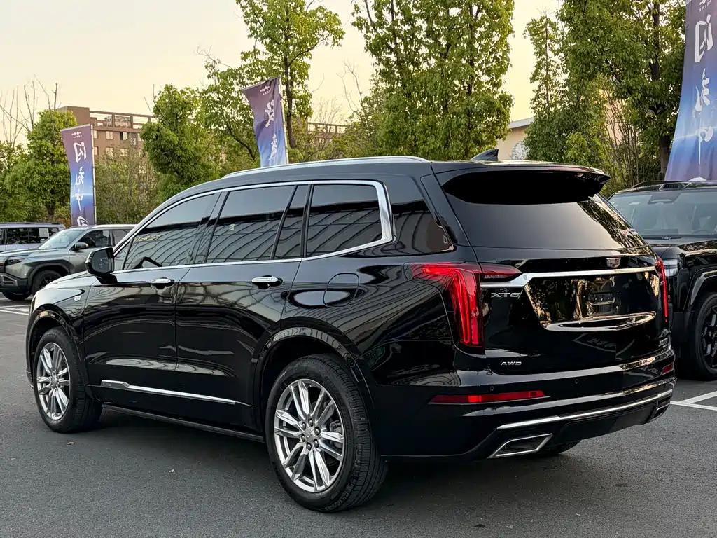 Cadillac XT6 2021 — фото 18