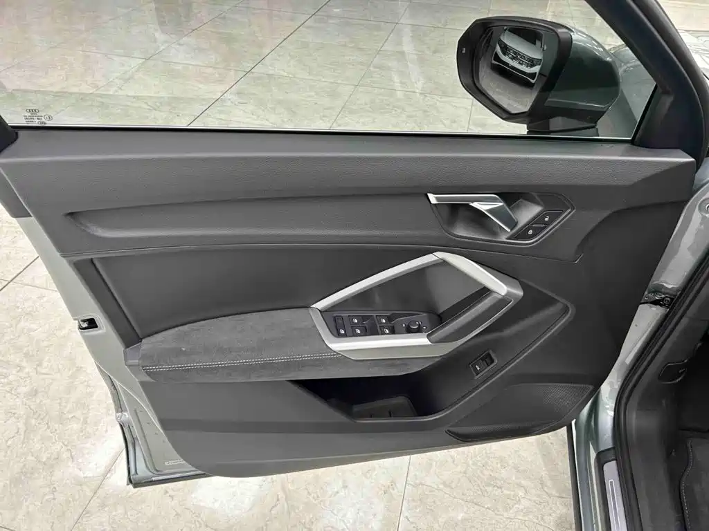 Audi Q3 2022 — фото 11
