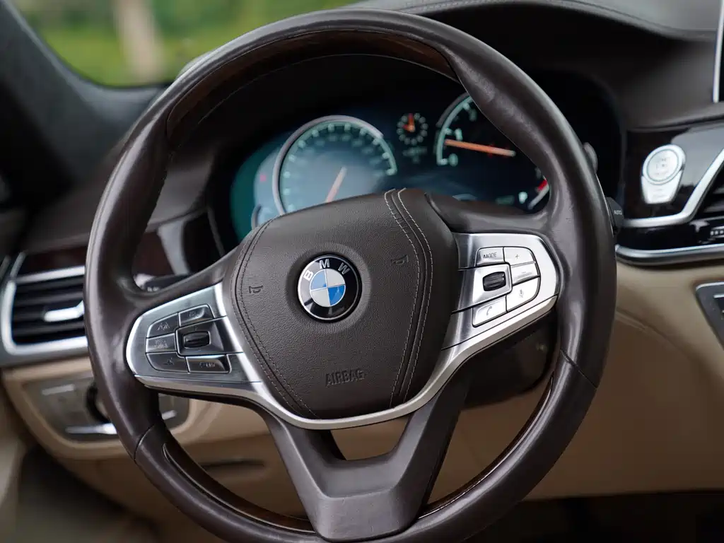 BMW 7 Series 2015 — фото 7