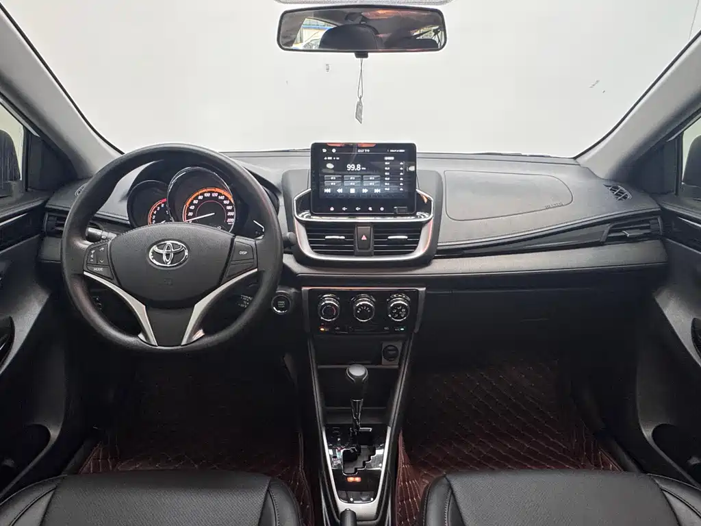 Toyota Yaris L 2021 — фото 14