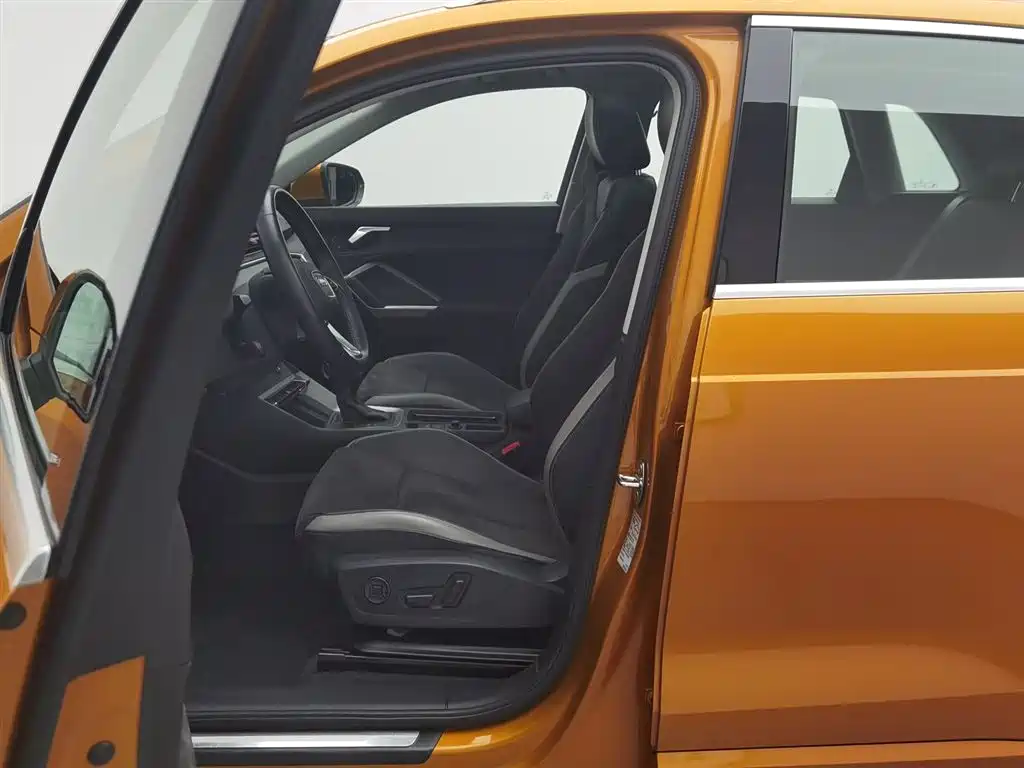Audi Q3 2020 — фото 10