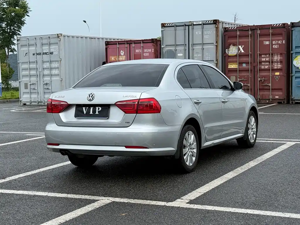 Volkswagen Lavida 2014